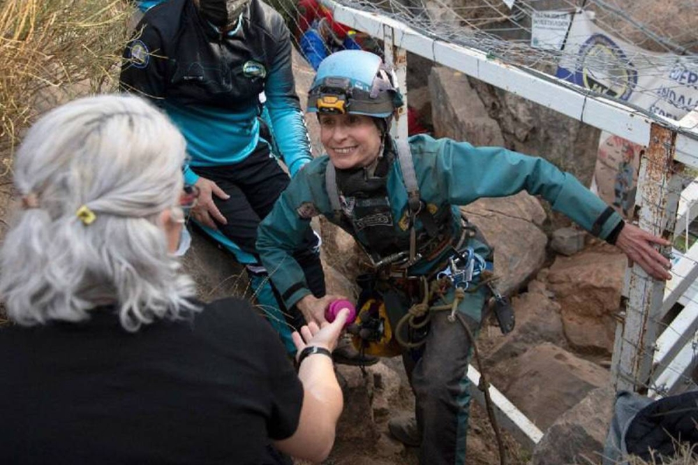 الإسبانية سيدة الكهف