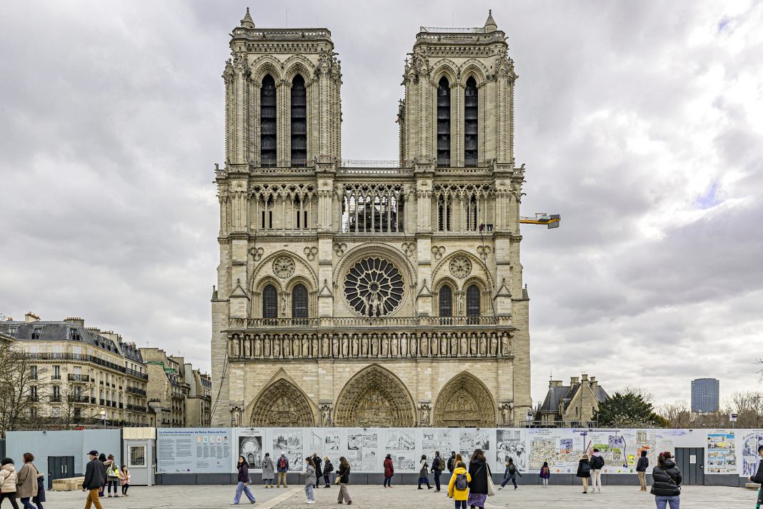 Paris,,France,-,February,23,,2022.,Notre,Dame,De,Paris