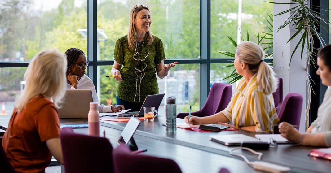 مكان العمل - السيدات فى مكان العمل